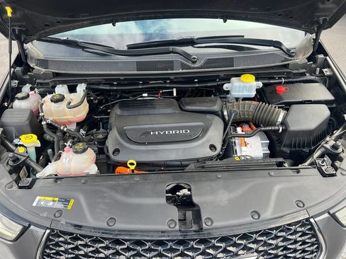 Used 2021 Chrysler Pacifica Touring-L FWD image 43
