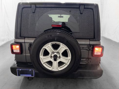 Used 2019 Jeep Wrangler Unlimited Sport S image 6