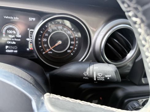 Used 2020 Jeep Gladiator Overland image 20