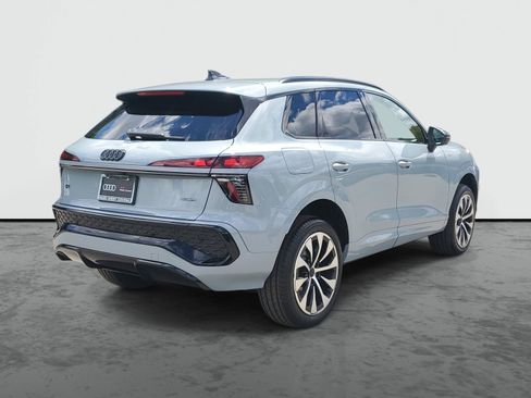 New 2026 Audi Q3 quattro 2.0T AWD/4WD image 4