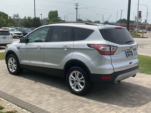 Used 2017 Ford Escape SE w/ Equipment Group 201A AWD/4WD image 2
