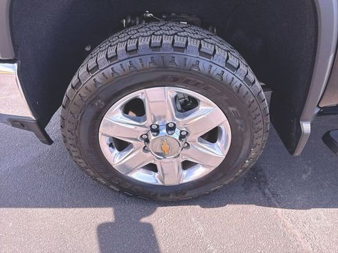 Used 2022 Chevrolet Silverado 2500 LTZ w/ LTZ Premium Package image 33