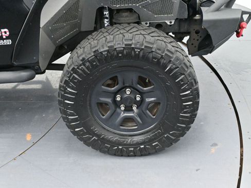 Used 2019 Jeep Wrangler Sport image 37