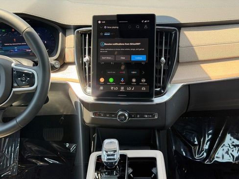 Certified 2026 Volvo XC90 B6 Plus AWD/4WD image 15