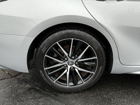 Used 2023 Toyota Camry SE image 11