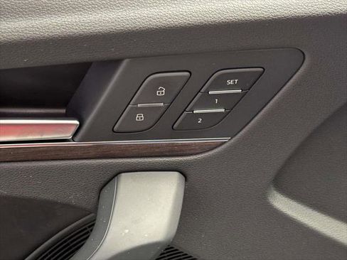 Used 2023 Audi Q5 2.0T Premium Plus w/ Premium Plus Package AWD/4WD image 12