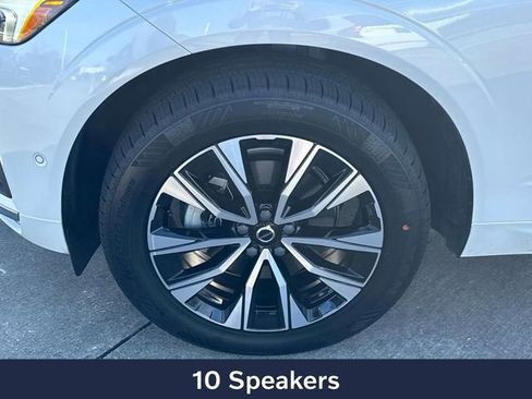 Used 2023 Volvo XC60 B5 Plus w/ Climate Package image 4