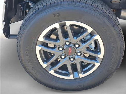 Used 2025 Toyota Tacoma TRD Sport AWD/4WD image 14