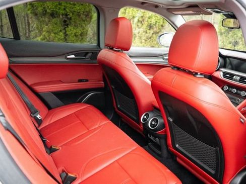 Used 2021 Alfa Romeo Stelvio Ti w/ Premium Package image 31