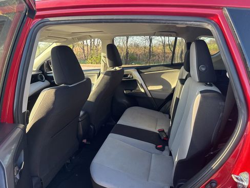 Used 2017 Toyota RAV4 XLE image 6
