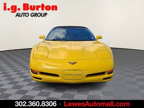 Used 2004 Chevrolet Corvette Convertible w/ Preferred Equipment Group RWD image 2