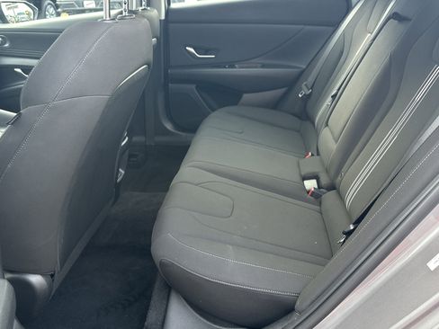 Used 2025 Hyundai Elantra SEL image 20