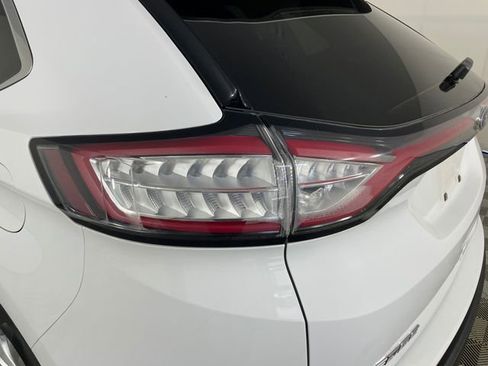 Used 2016 Ford Edge SEL w/ Equipment Group 201A AWD/4WD image 18