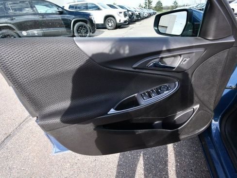 Used 2025 Chevrolet Malibu LT FWD image 14