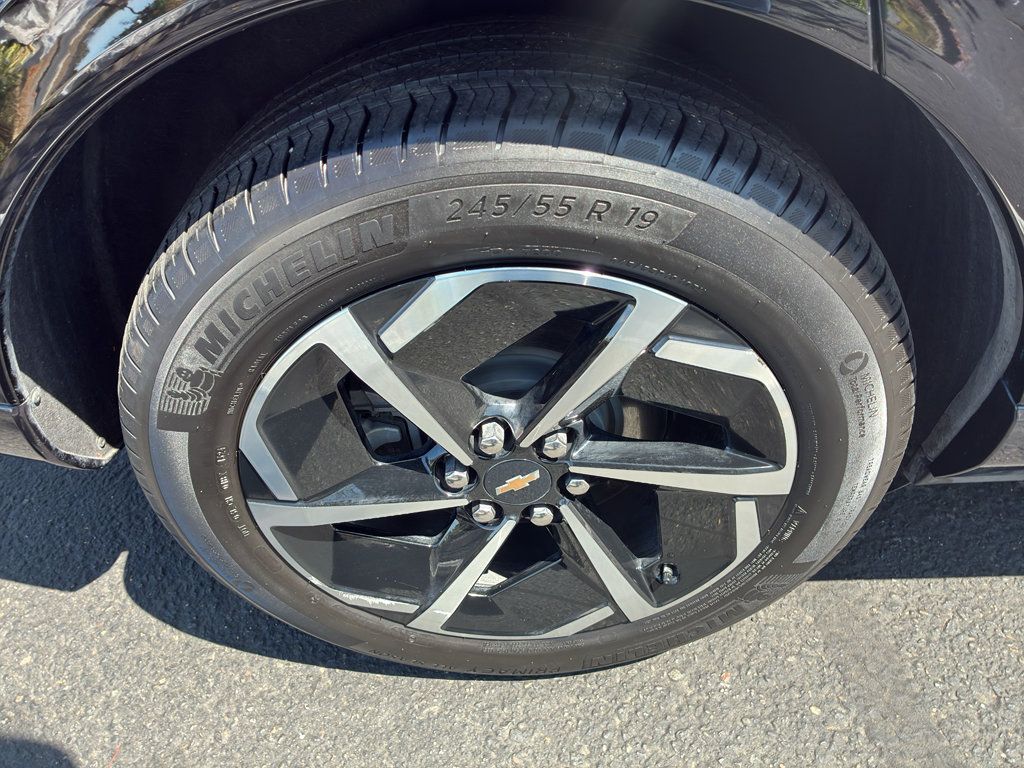Used 2024 Chevrolet Equinox EV LT AWD/4WD image 13