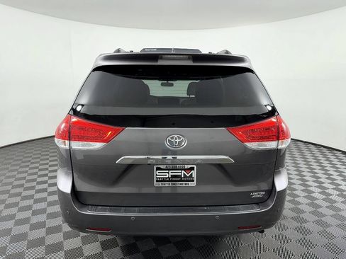 Used 2013 Toyota Sienna Limited w/ Premium Pkg AWD/4WD image 10