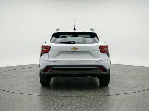 Used 2025 Chevrolet Trax LT w/ LT Convenience Package FWD image 7