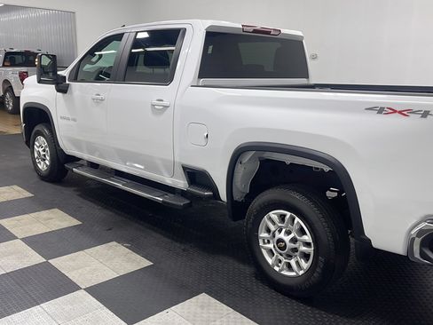 Used 2025 Chevrolet Silverado 2500 LT w/ Convenience Package AWD/4WD image 13