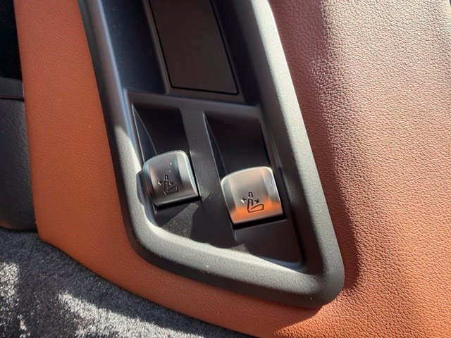 Used 2027 BMW X7 M60i w/ Executive Package AWD/4WD image 19