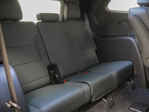 Used 2024 GMC Acadia AT4 w/ Luxury Package AWD/4WD image 43