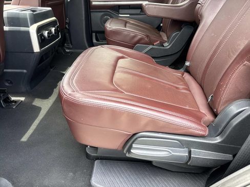 Used 2024 Ford Expedition Limited RWD image 16