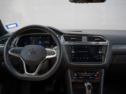 Used 2022 Volkswagen Tiguan SE image 23