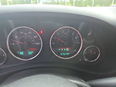 Used 2015 Jeep Wrangler Unlimited Sport w/ Quick Order Package 24S AWD/4WD image 10