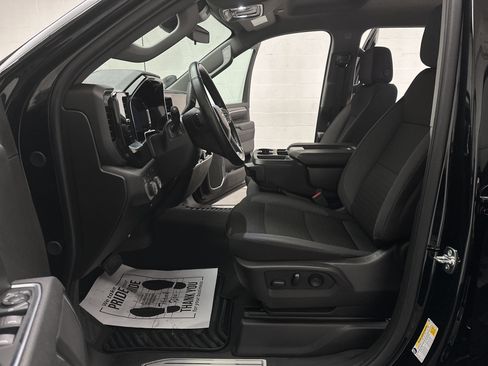 Used 2025 Chevrolet Silverado 2500 LT w/ Convenience Package image 19