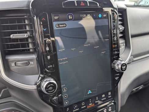 Used 2024 RAM 2500 Big Horn w/ Sport Appearance Package image 10