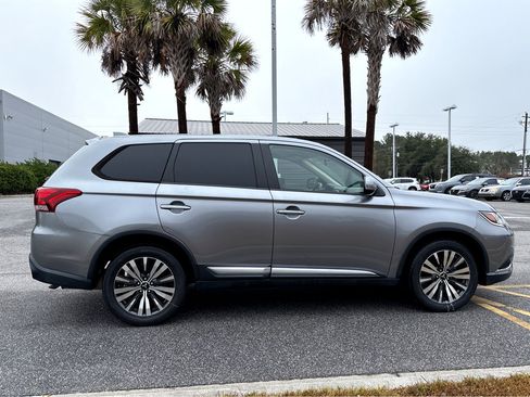 Used 2019 Mitsubishi Outlander SE image 24