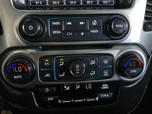 Used 2018 Chevrolet Tahoe 2WD w/ Remote Keyless Entry Package image 36