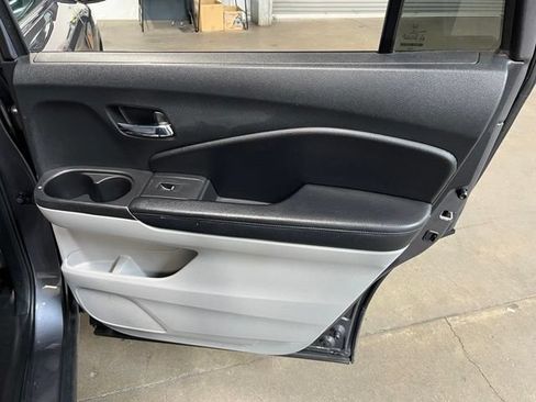 Used 2021 Honda Pilot EX image 15