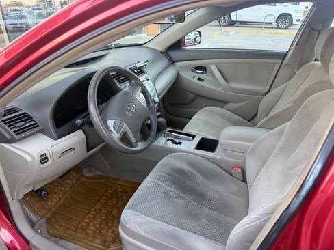 Used 2009 Toyota Camry LE FWD image 2