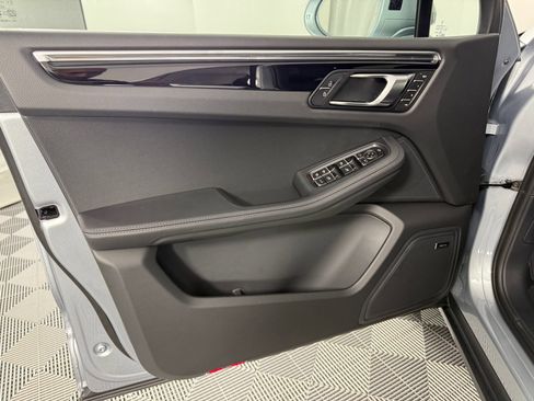 Certified 2026 Porsche Macan AWD/4WD image 14