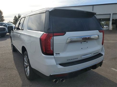 Used 2023 GMC Yukon XL Denali image 3