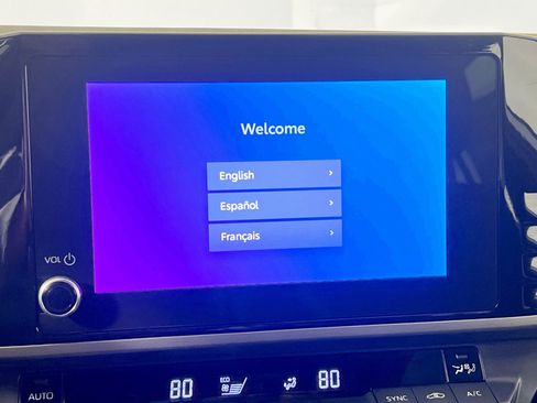 Used 2025 Toyota Camry SE image 28