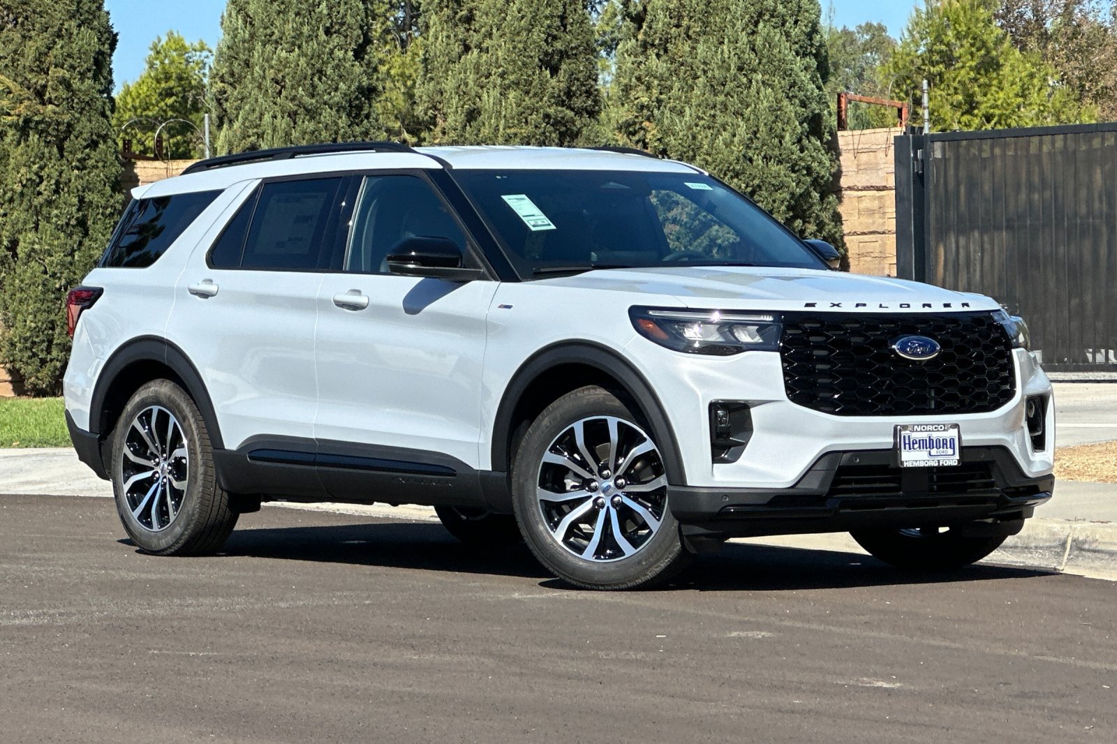 New 2026 Ford Explorer ST-Line RWD image 2