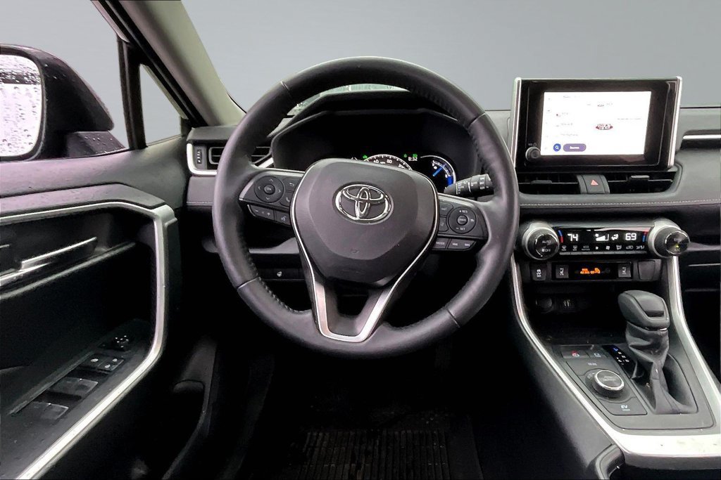 Used 2023 Toyota RAV4 XLE w/ XLE Grade Weather Package AWD/4WD image 8