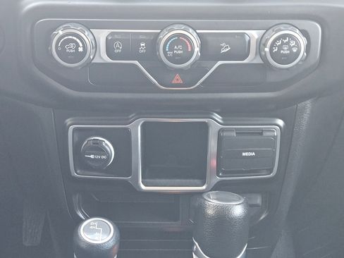 Used 2020 Jeep Wrangler Unlimited Sport image 14