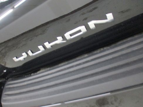 New 2026 GMC Yukon Denali w/ Sun & Power Step Package AWD/4WD image 9