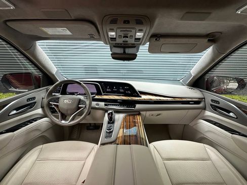 Used 2022 Cadillac Escalade Sport Platinum RWD image 6