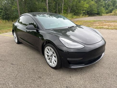 Used 2022 Tesla Model 3 Long Range AWD/4WD image 3