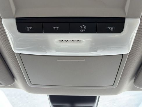 Used 2024 Nissan Altima 2.5 SV FWD image 21