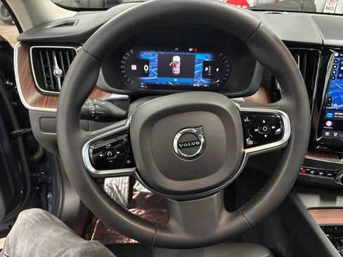 Certified 2023 Volvo XC60 B5 Ultimate AWD/4WD image 19