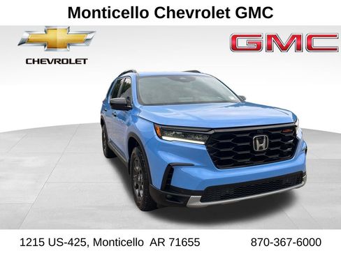 Used 2025 Honda Pilot TrailSport image 1