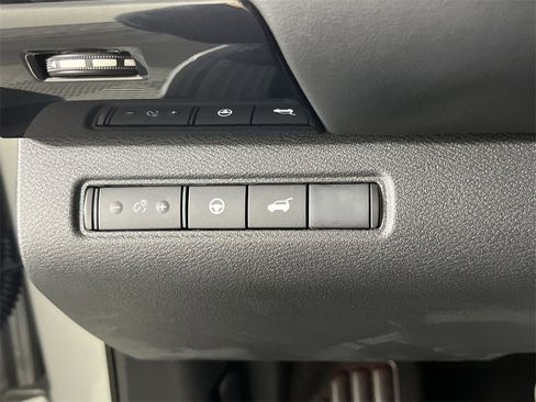 New 2025 Nissan Pathfinder SV image 19