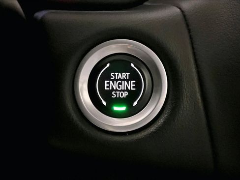 Certified 2021 GMC Yukon AT4 w/ AT4 Premium Plus Package AWD/4WD image 32