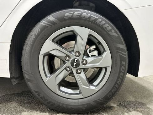 Used 2022 Kia K5 LX FWD image 13