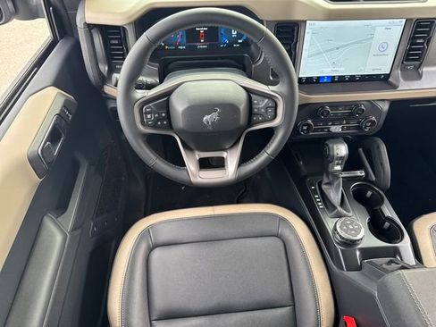 Used 2025 Ford Bronco Big Bend w/ Black Diamond Package image 16