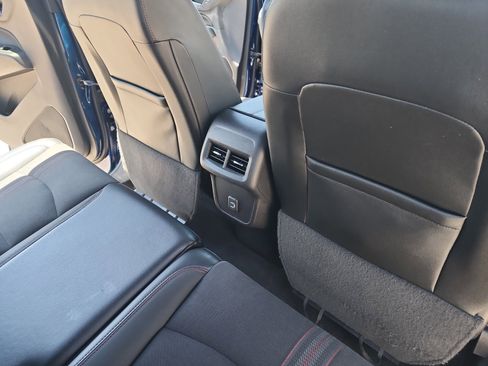 Used 2023 Chevrolet Equinox RS FWD image 32